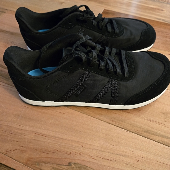 Xero Black Wynn Sneakers Size 9 - Picture 3 of 7